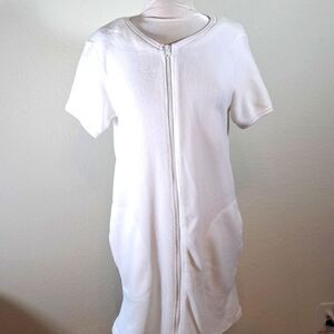 Bobbie Brooks Women’s Vintage 60’s Robe Size M White Zip Front Pockets Sleepwear